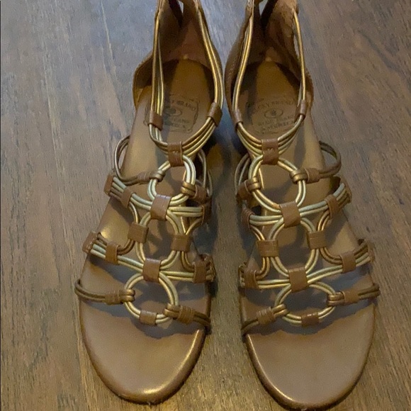 Like new lucky brand sandals 8 - Picture 2 of 5